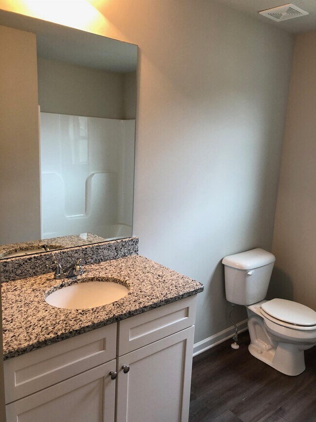 Building Photo - 309 Nutwood Trce