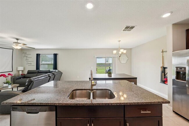 Building Photo - 14460 English Lavender Dr