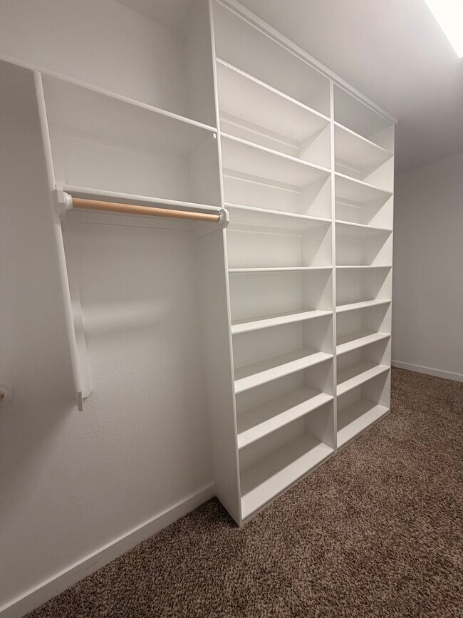 Building Photo - 1206 Burgandy Dr