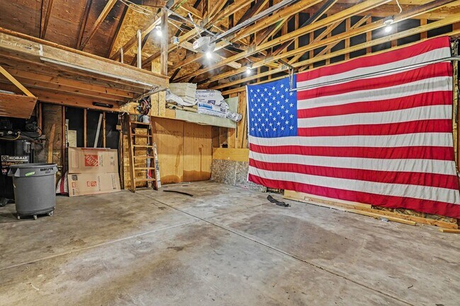 Building Photo - 6881 Fox Way