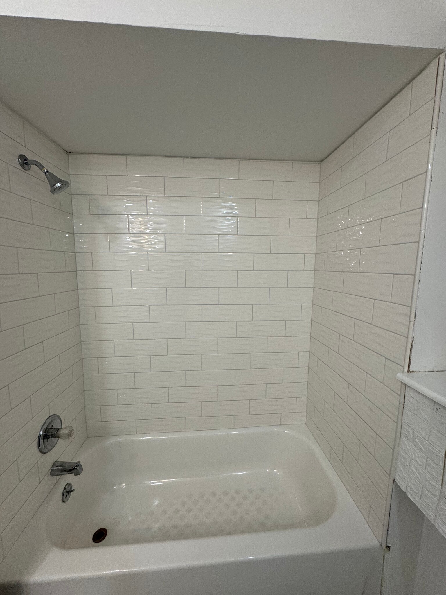 Bathtub - 104 W Main St