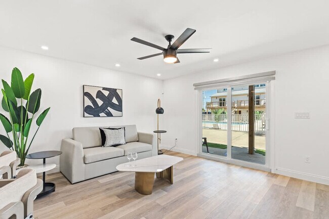 Primary Photo - 8115 Thomas Dr