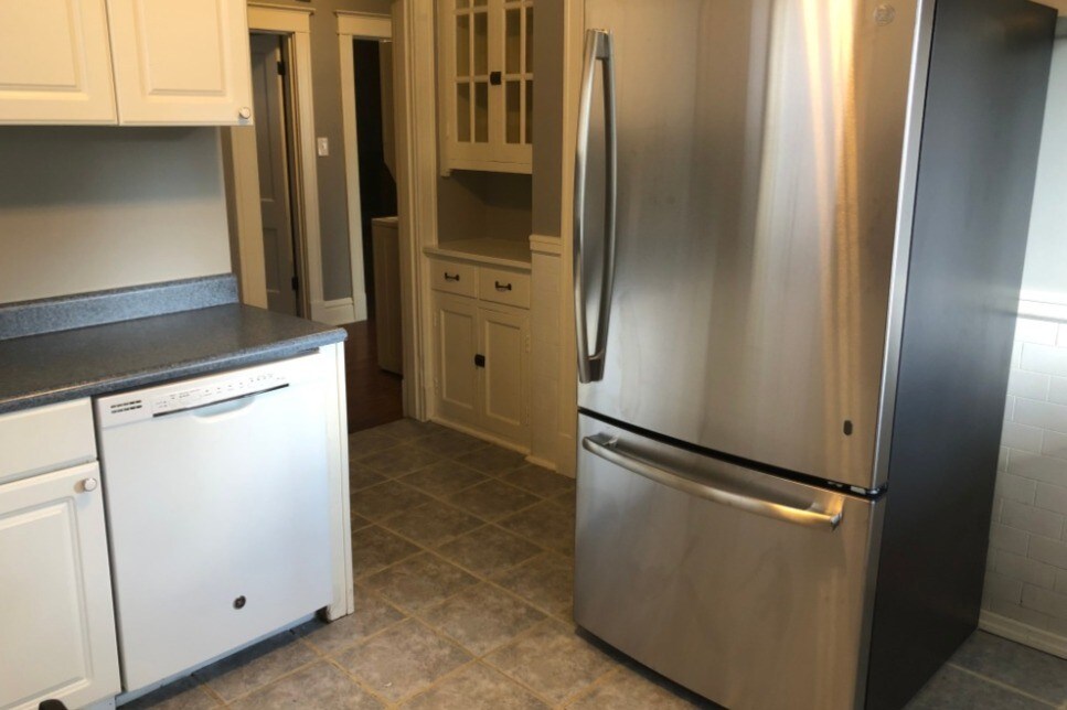 Kitchen - 4516 Shenandoah Ave