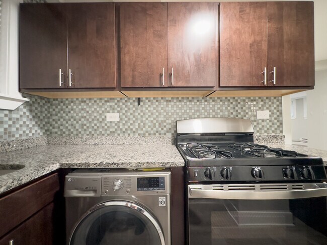 Building Photo - 4432 N Wolcott Ave