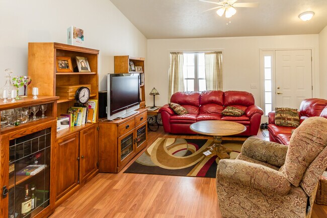 Building Photo - 35 Arthurian Way