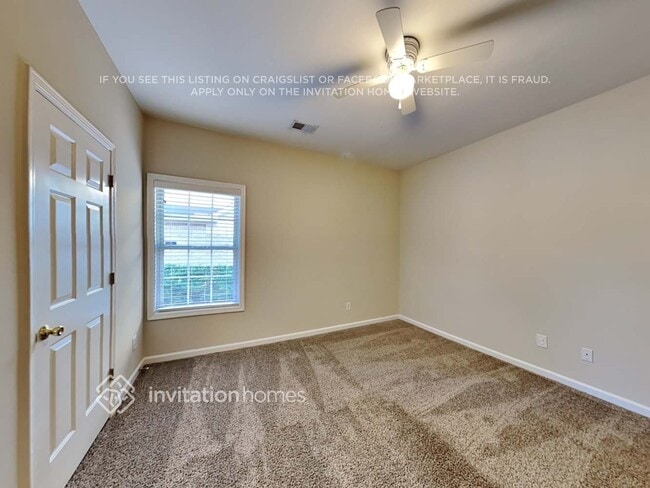 Building Photo - 1215 Chandler Ridge Dr SE