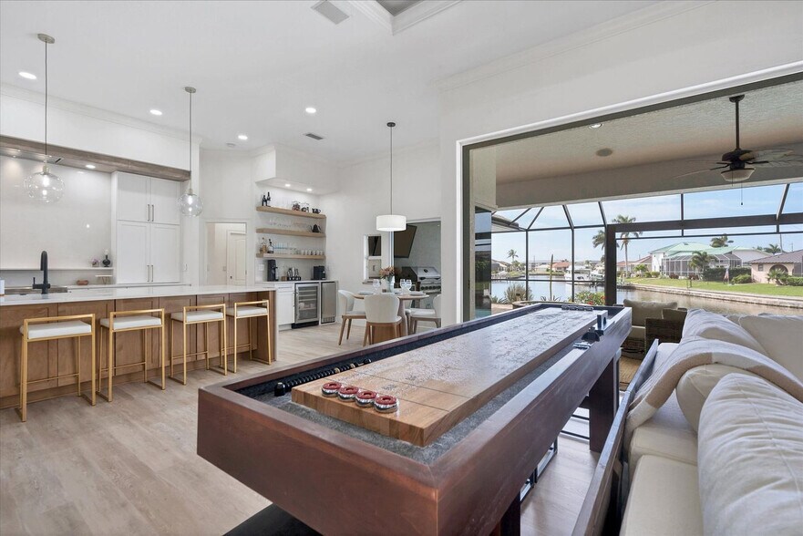 Building Photo - 3337 Sandpiper Dr