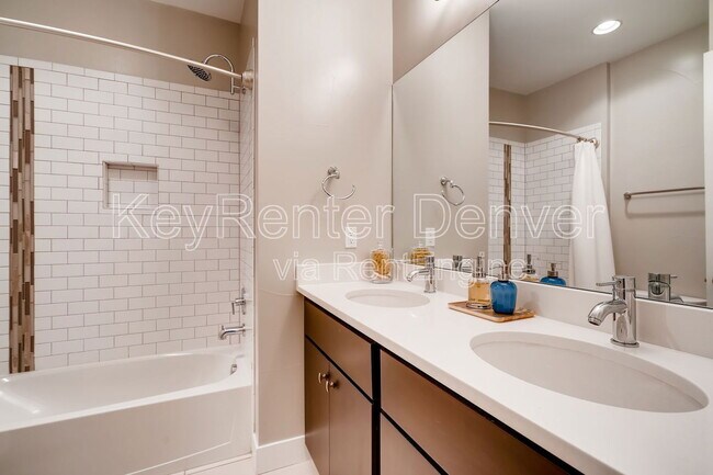 Building Photo - 3870 Shoshone St