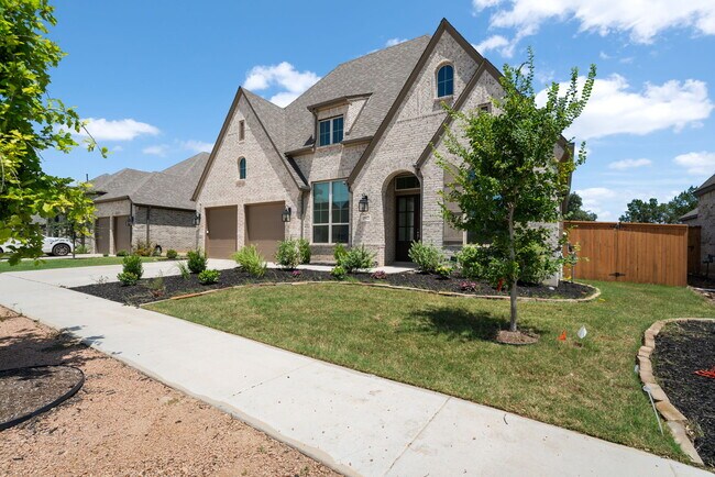 Building Photo - Stunning 4-Bed, 4.5-Bath Home with Pool Access and Private Yard in New Braunfels