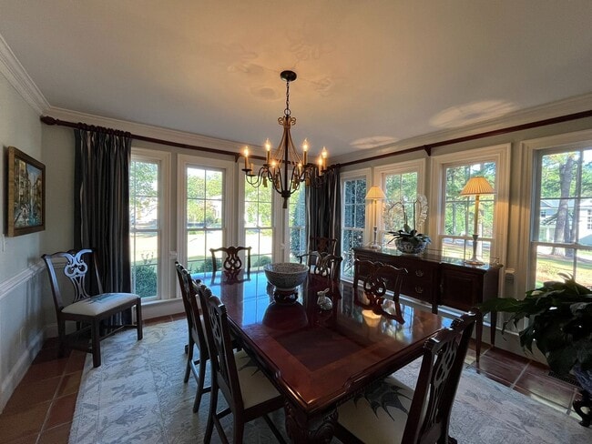 Building Photo - Incredible 5BD, 4.5BA House in Downtown Ra...