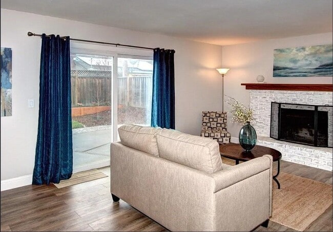 Building Photo - 5954 Sorrel Ave