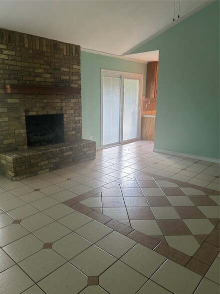 Building Photo - 2119 Pecos Dr