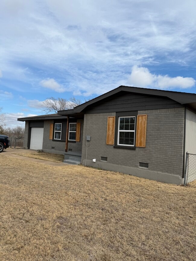 Building Photo - 1415 NW 44th St