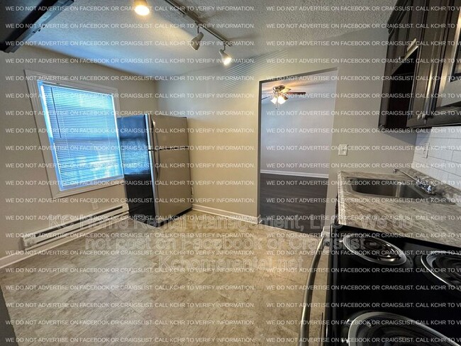 Building Photo - 901 N 16 St