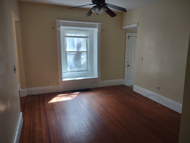 Building Photo - 261 Brooks Ave