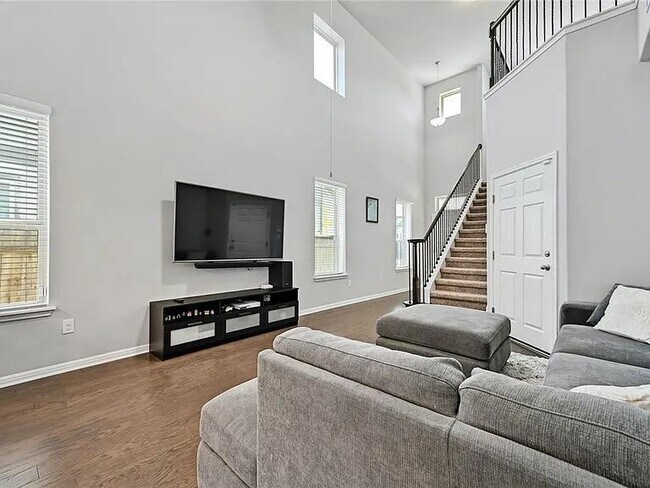 Building Photo - 906 Boatswain Wy