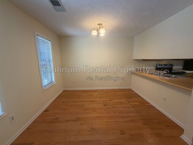 Building Photo - 6533 Meadow Rue Dr