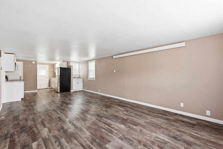 Building Photo - 727 Fairview St