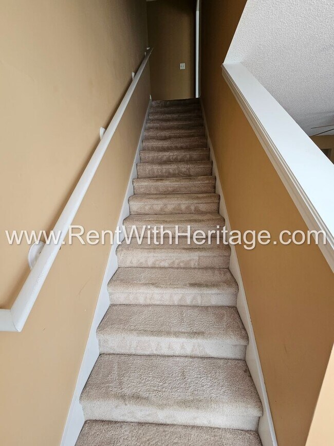 Building Photo - WOW!!! GORGEOUS HOME IN POPULAR CREEKSIDE SUBDIVSION / SWIM / TENNIS / UPGRADES GALLORE