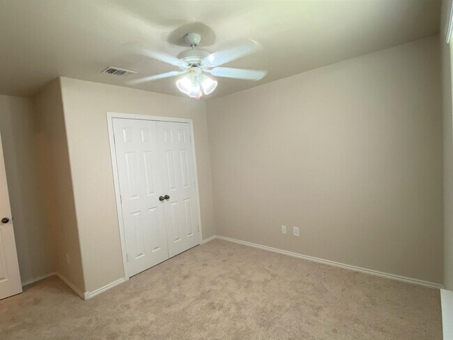 Building Photo - 2011 100th St