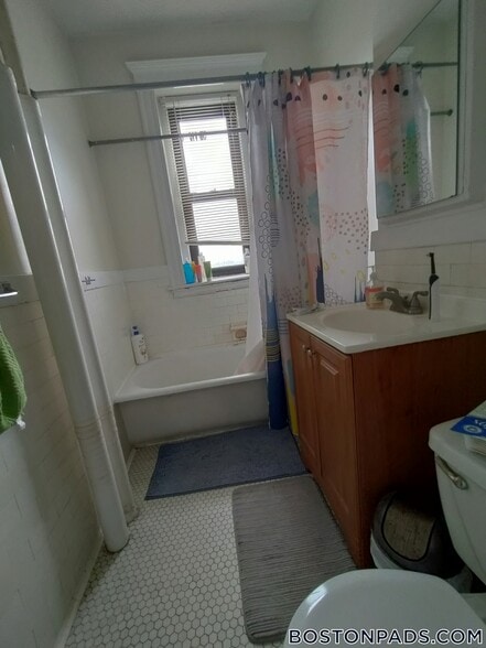 Building Photo - 17-19-19 Washington St S