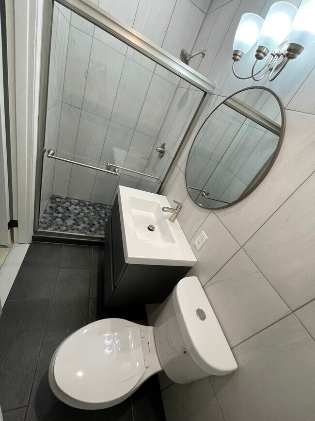 bathroom - 12 Suydam St