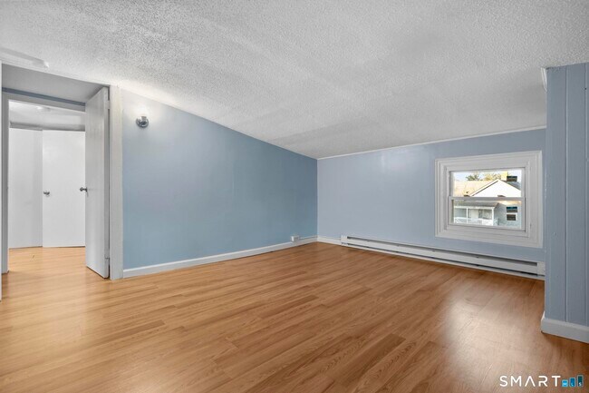 Building Photo - 87 Amity St