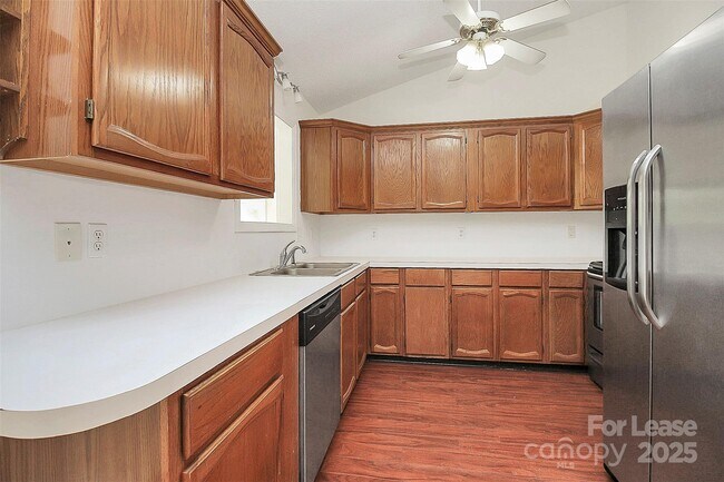 Building Photo - 155 Sunfish Dr