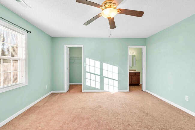 Building Photo - 105 Gamble Way