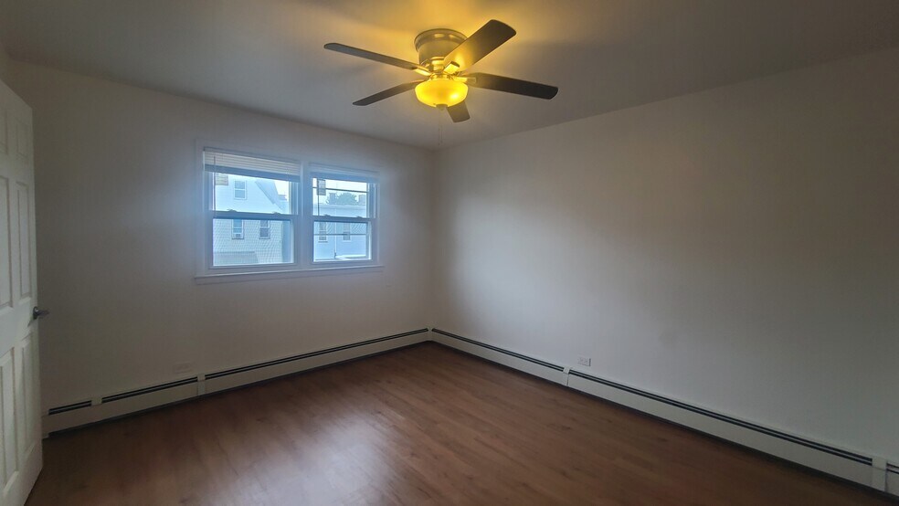Building Photo - 589 Bramhall Ave