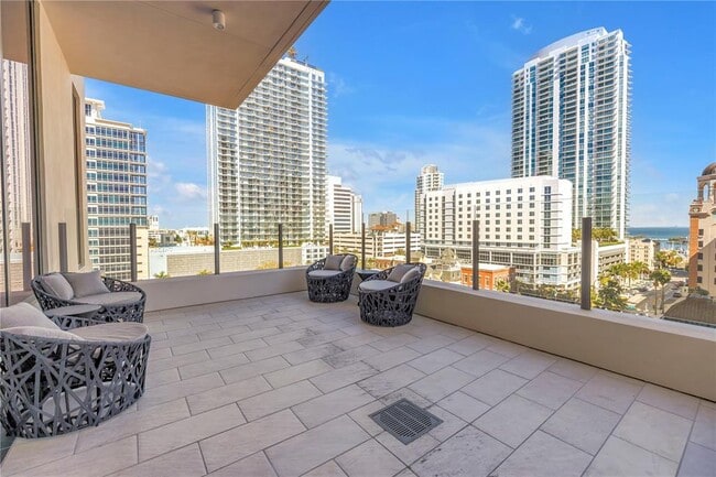 Building Photo - 275 1st Ave S