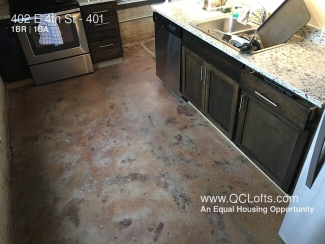 Building Photo - Halligan Coffee Company Lofts- 1 BR Riverview