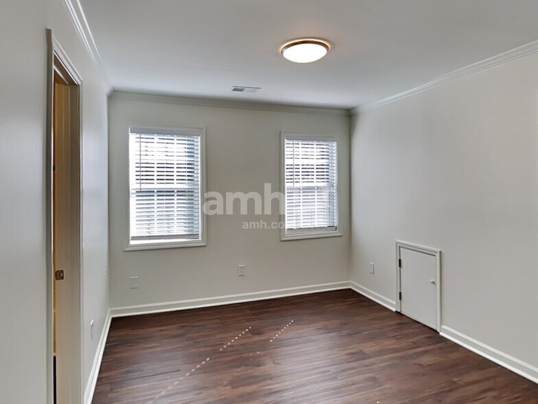 Building Photo - 155 Birchwood Pass