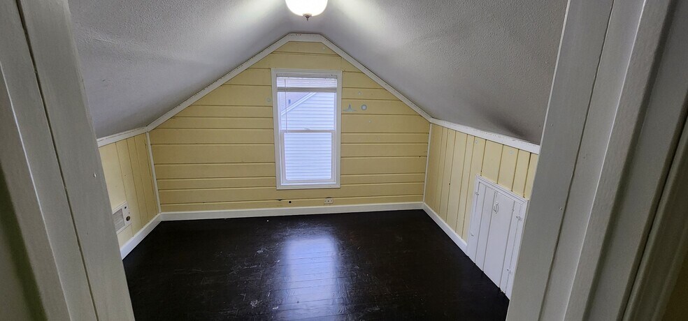 Building Photo - 1748 W Grand Ave