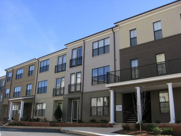 Building Photo - 730 Walker Sq