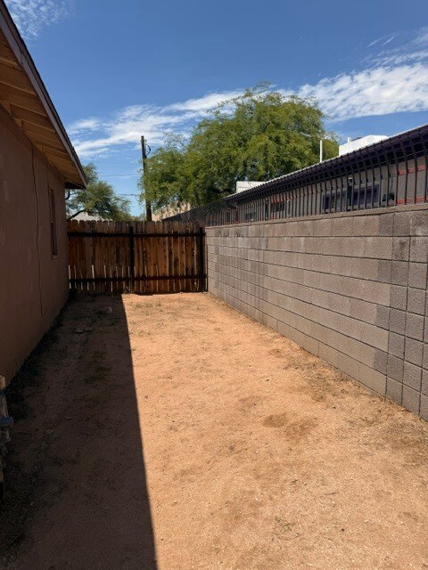 Building Photo - 1150 N Magnolia Ave