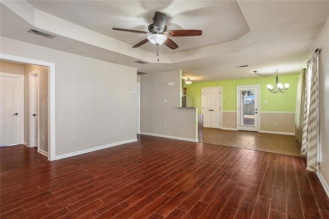 Building Photo - 4291 Poplar Dr