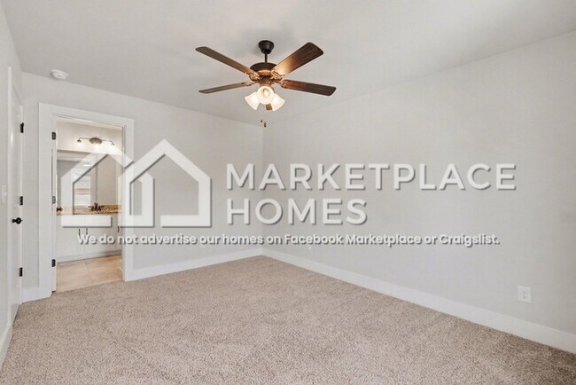 Building Photo - 173 Russell Way