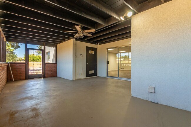Building Photo - Green Valley- 3 bedroom/ 2 bathroom in 55+...