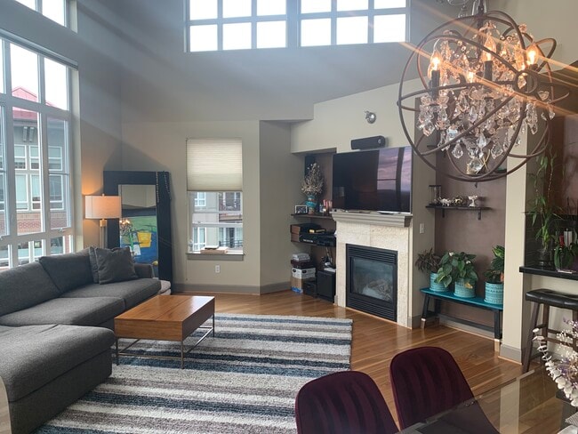 Building Photo - 1840 25th Ave NE