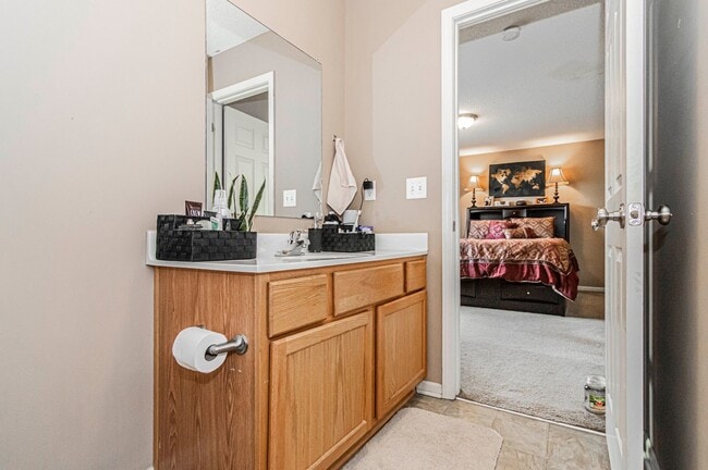 Building Photo - Spacious Home Close to Fort Riley!