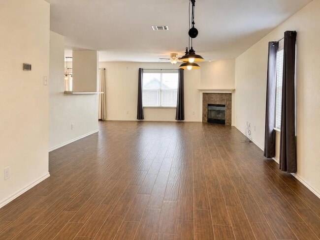 Building Photo - 1621 Village Park Trail