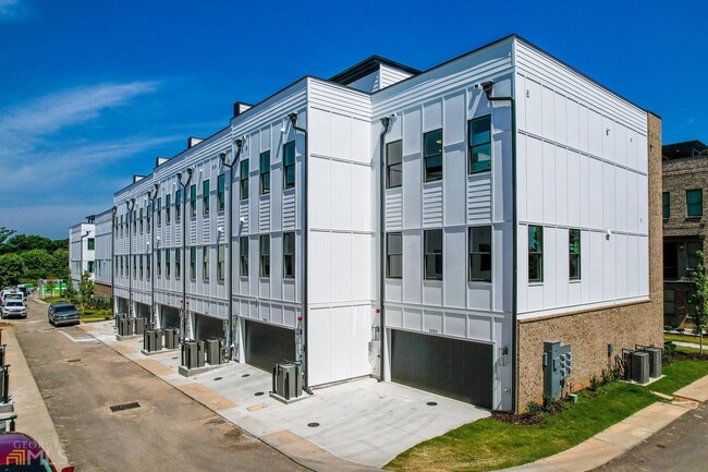 Building Photo - 1034 Robert Smalls Way
