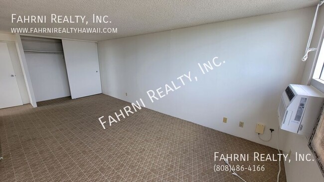 Building Photo - Spacious 2-Bedroom, 2-Bath Condo with Stun...