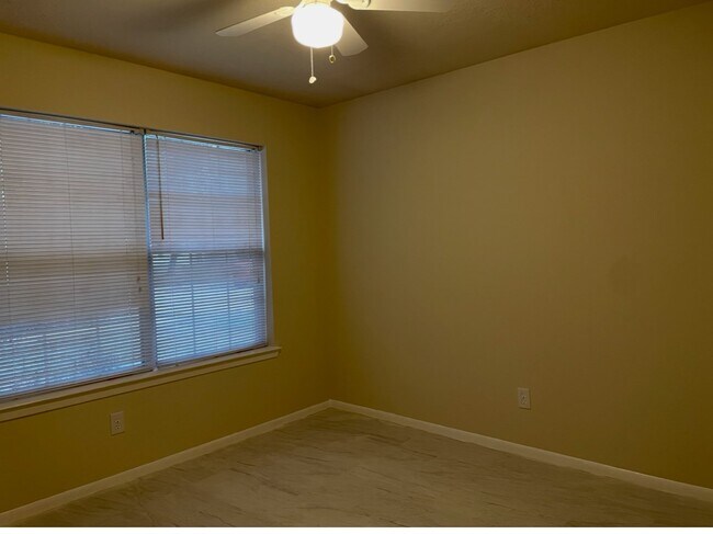 Building Photo - 6622 Portlick Dr