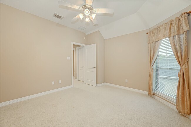 Building Photo - 22518 Silvermist Ln