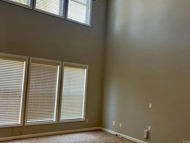 Building Photo - 5790 Crestwick Wy