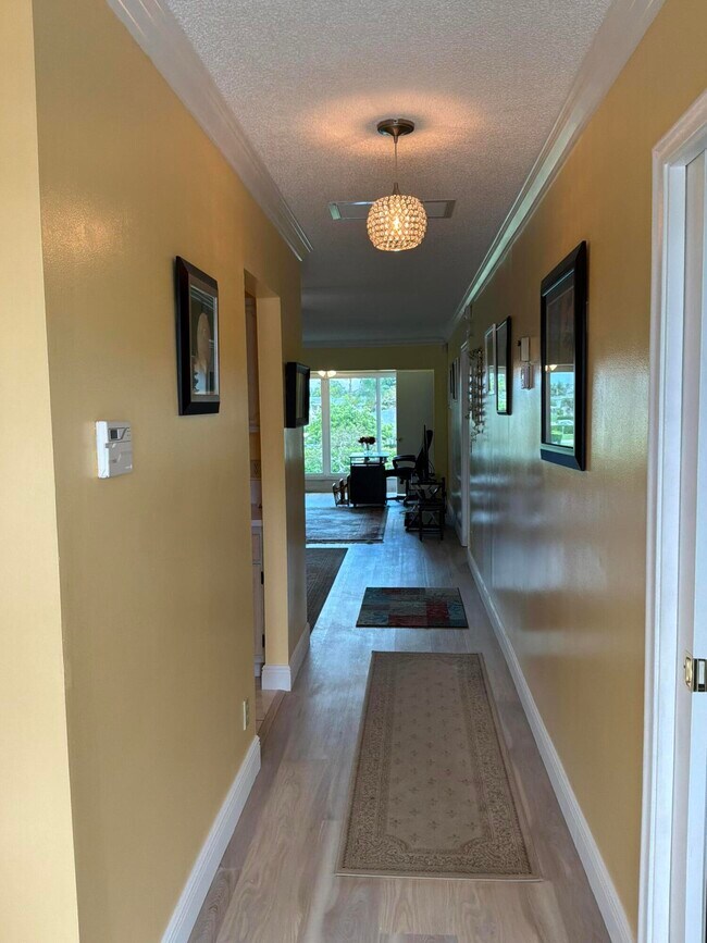 Building Photo - 1121 Cactus Terrace