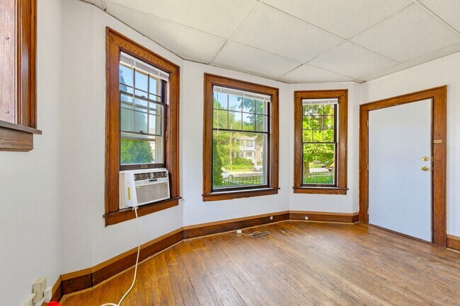 Building Photo - 6335 7th Ave