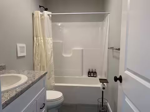 Building Photo - 364 Buxton Rd